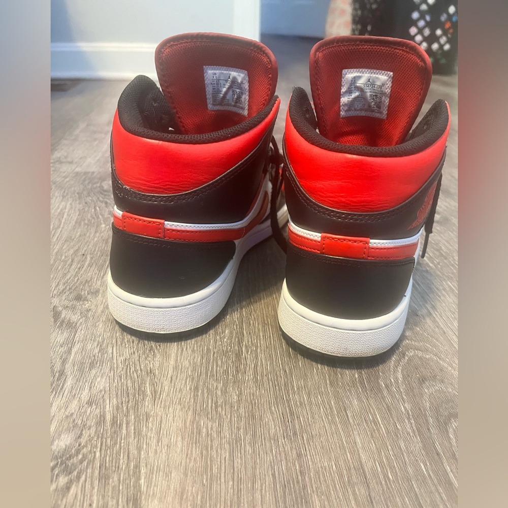 Air Jordan 1 Mid - Picture 4 of 7